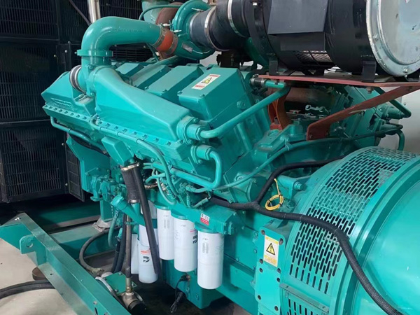 彭山更换100kW柴油发电机组机油时，需要注意哪些事项？